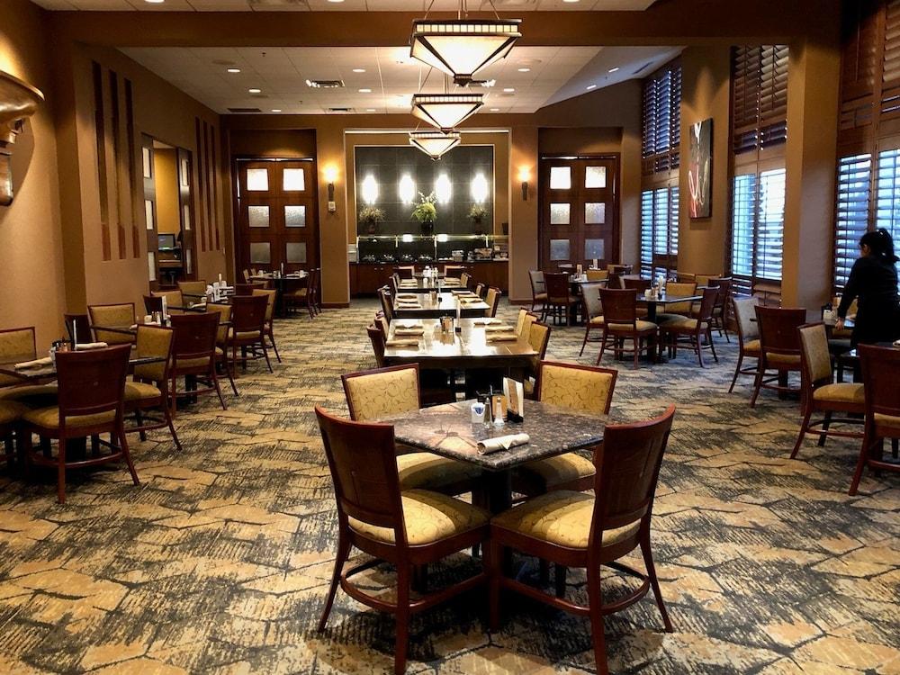 Doubletree By Hilton Bay City - Riverfront Экстерьер фото