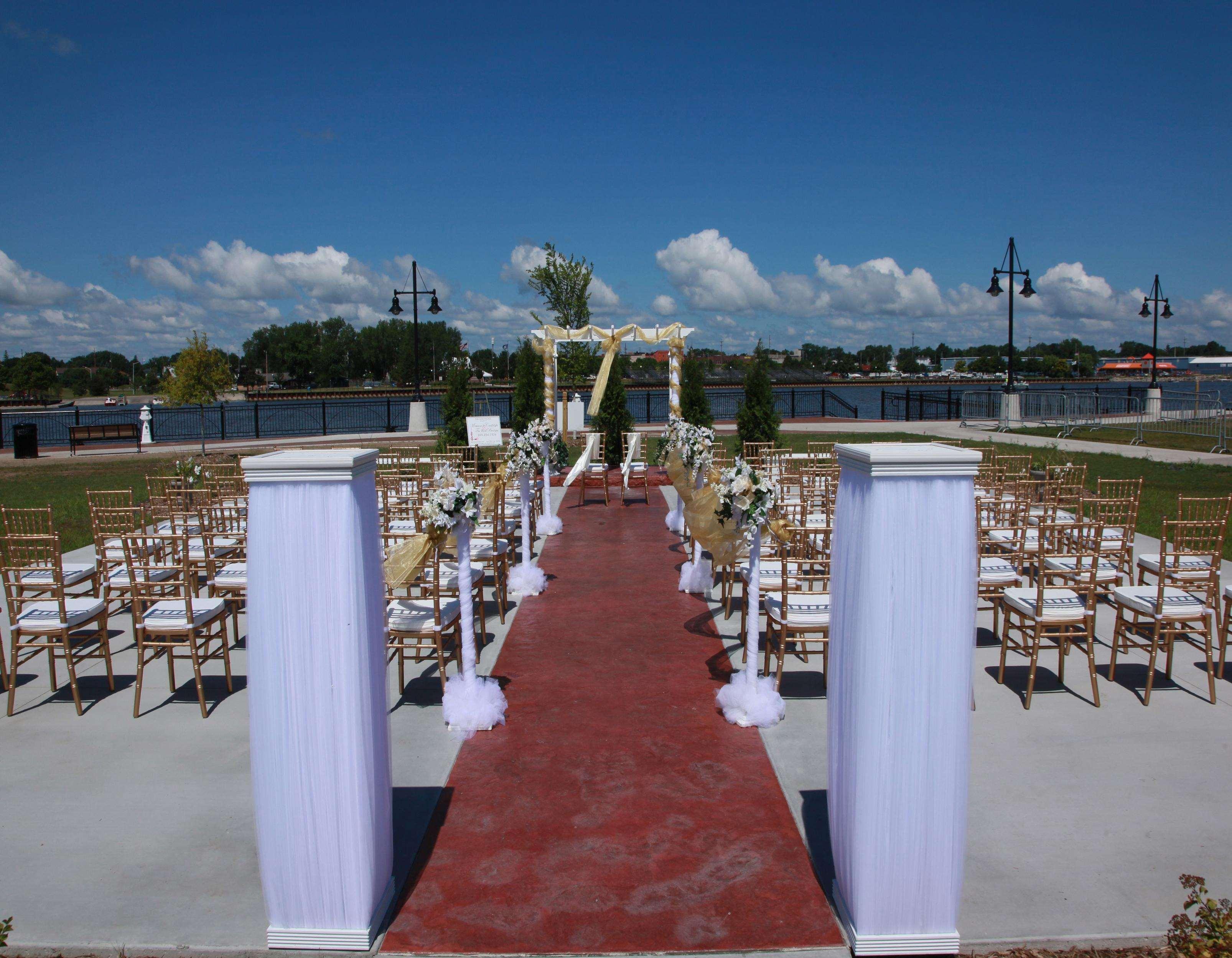 Doubletree By Hilton Bay City - Riverfront Удобства фото