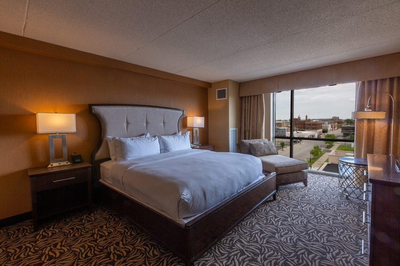 Doubletree By Hilton Bay City - Riverfront Экстерьер фото