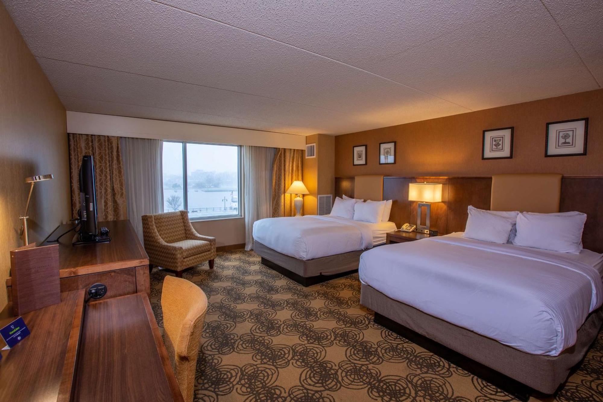 Doubletree By Hilton Bay City - Riverfront Экстерьер фото