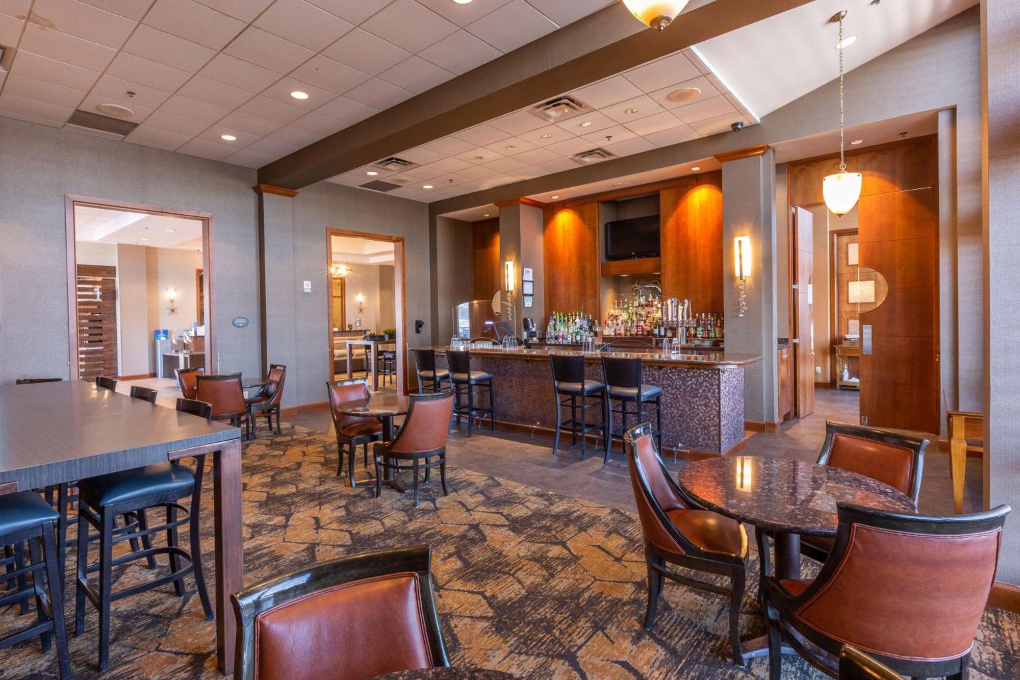 Doubletree By Hilton Bay City - Riverfront Экстерьер фото