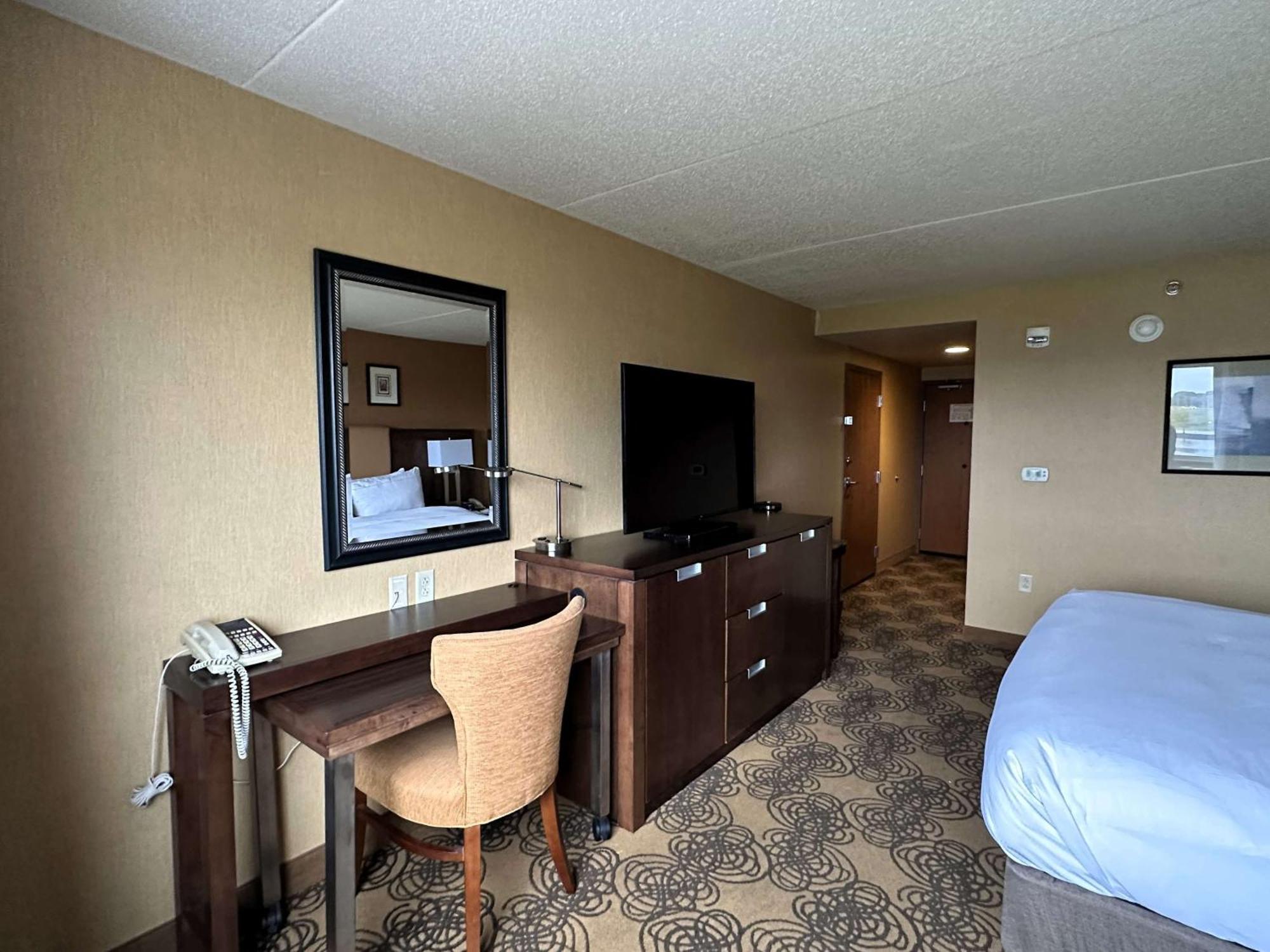 Doubletree By Hilton Bay City - Riverfront Экстерьер фото